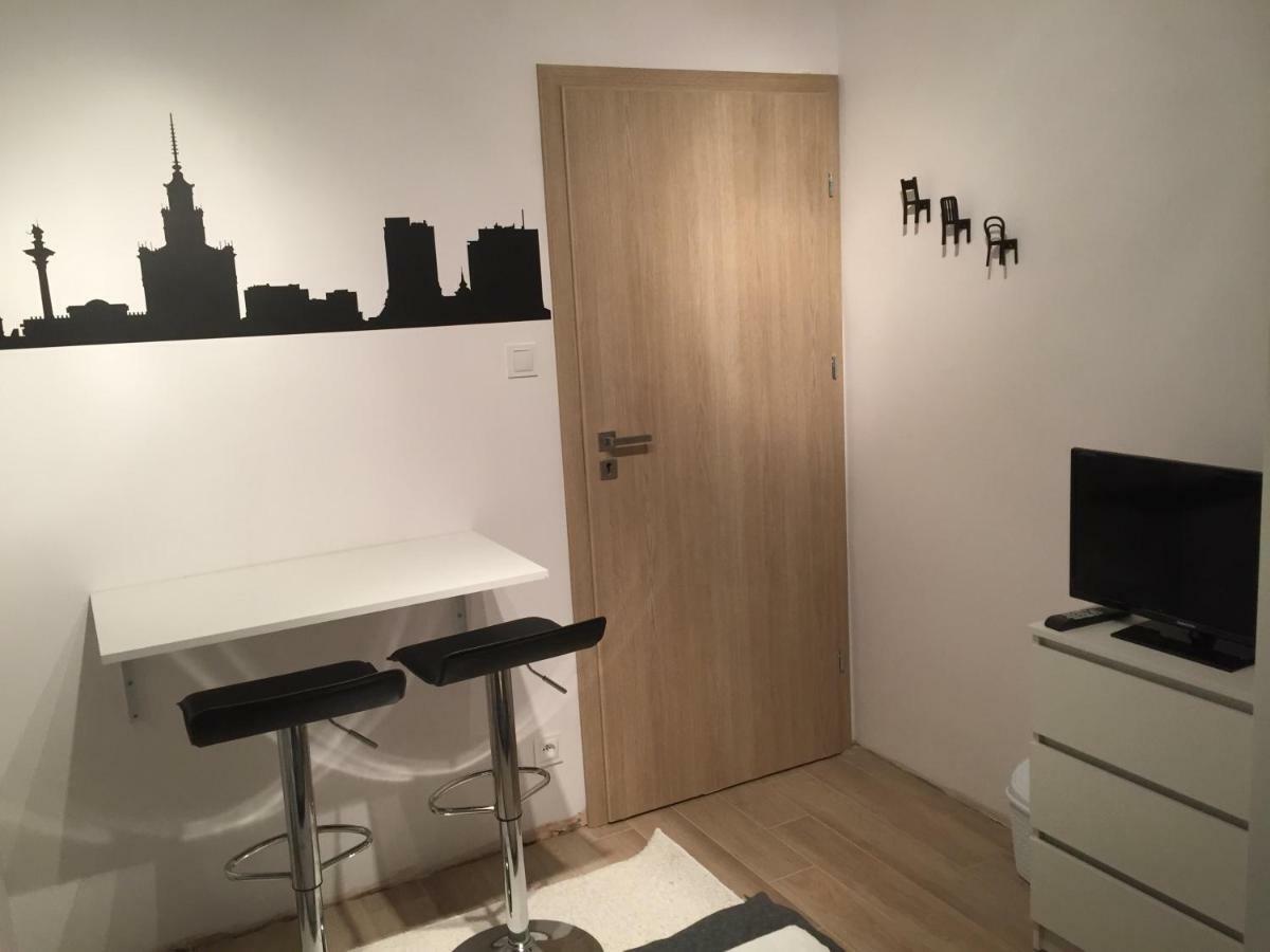 6 Cities Rooms Warsaw Exterior photo